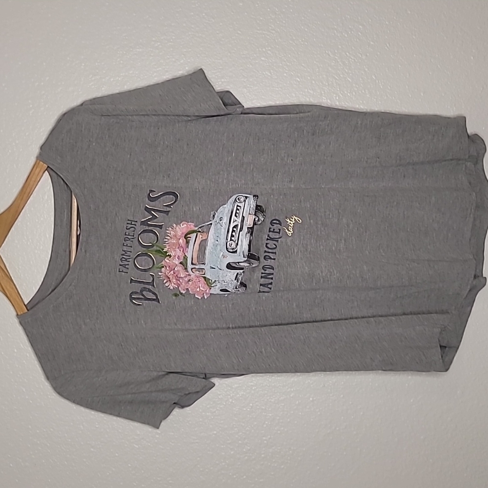 Maurices tshirt